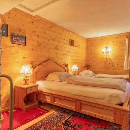 Pletzer Apartment